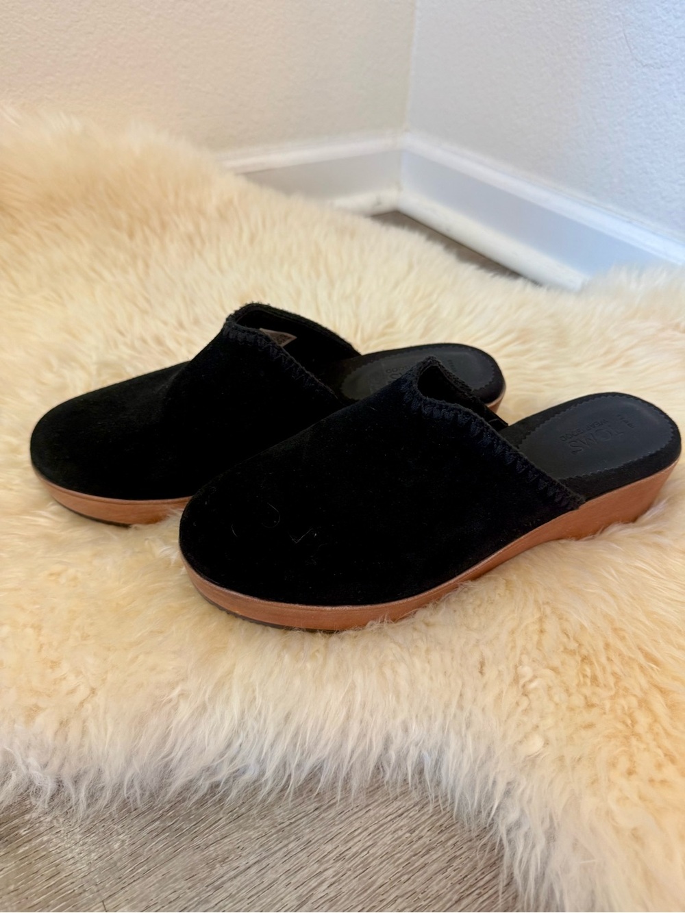 TOMS Addison Black Suede Mule Clogs Women’s 9.5